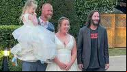Os noivos ao lado de Keanu Reeves - Arquivo pessoal