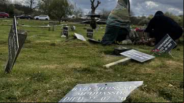 Até 85 sepulturas de crianças e bebês foram vandalizadas no ato - Divulgação/Wadi Funeralcare