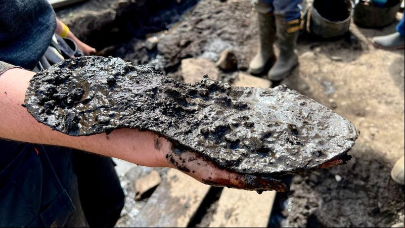 Sola de sapato de couro descoberta em Magna, na Inglaterra - Divulgação/Projeto Magna