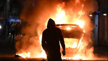 Tumultos em Ballymena na Irlanda do Norte - Getty Images