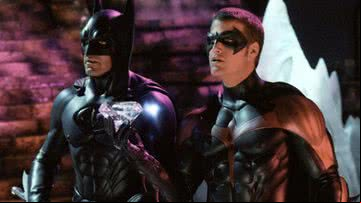 Uniformes polêmicos de “Batman e Robin” (1997) - Divulgação/Warner Bros.