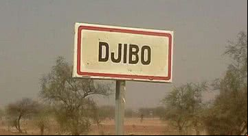 Placa em Djibo - Divulgação/Human Rights Watch
