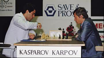 Duelo entre os enxadristas Kasparov e Parpov - Getty Images